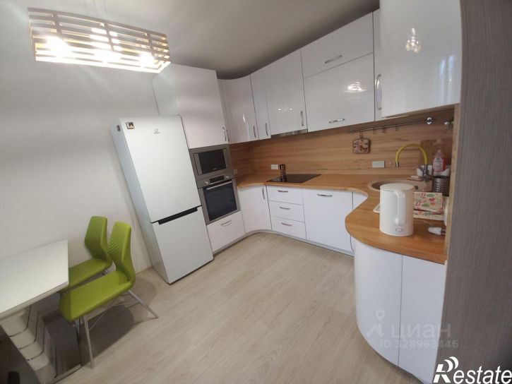3-комн квартира ул Летчиков, 14,  д. 14