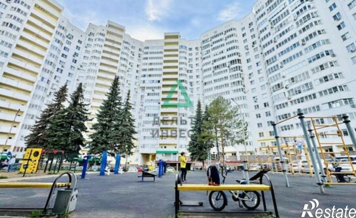 4-комн квартира ул Комарова, 8,  д. 8