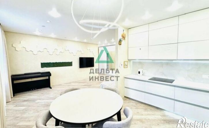 4-комн квартира ул Комарова, 8,  д. 8