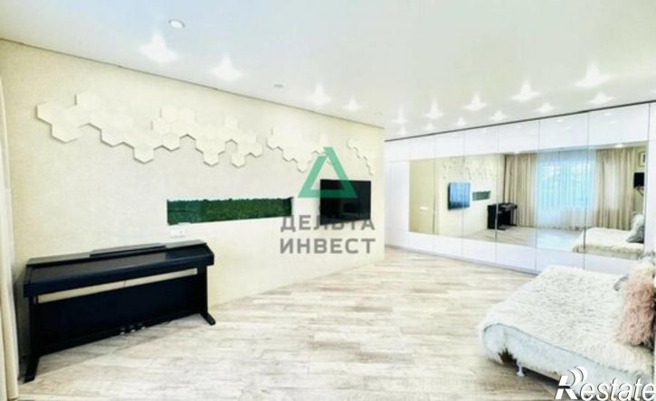 4-комн квартира ул Комарова, 8,  д. 8