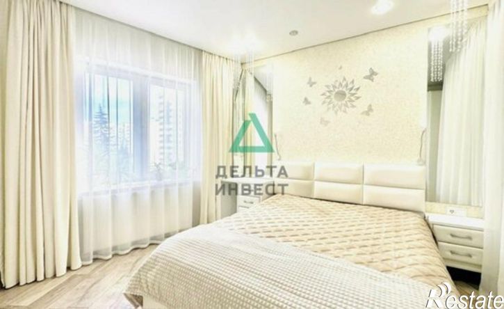 4-комн квартира ул Комарова, 8,  д. 8