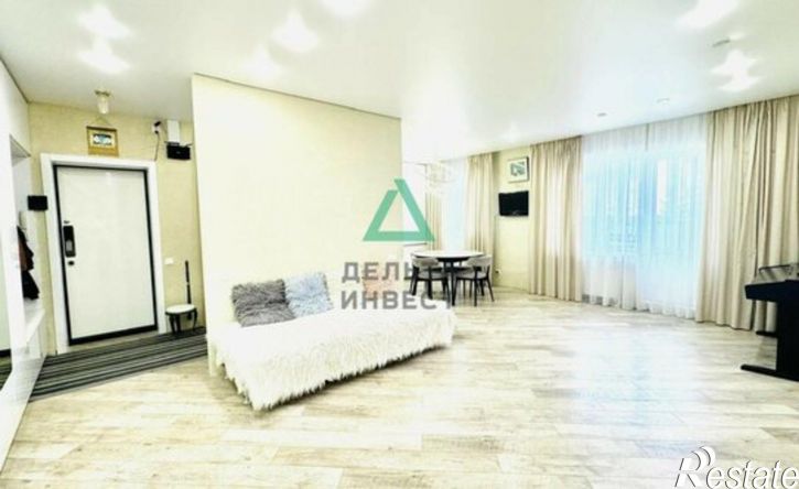 4-комн квартира ул Комарова, 8,  д. 8