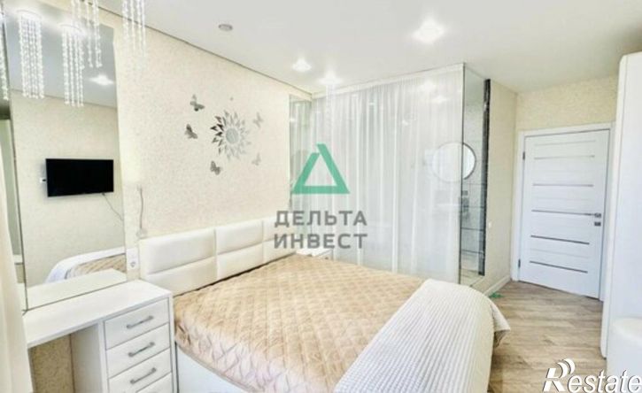 4-комн квартира ул Комарова, 8,  д. 8
