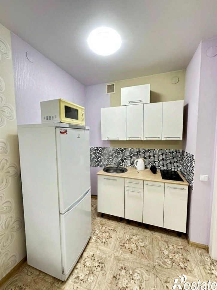 2-комн квартира Яркий б-р, 5,  д. 5