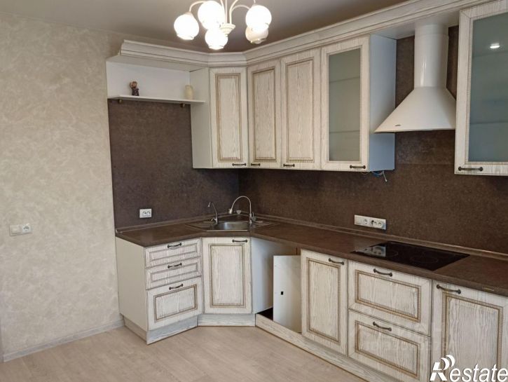3-комн квартира улица Файзи Гаскарова, 11,  д. 11