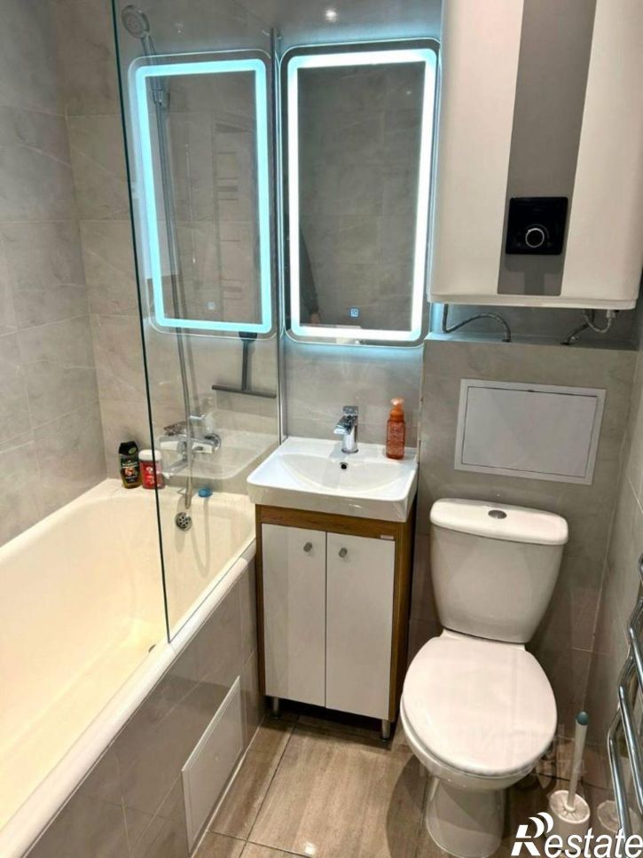 3-комн квартира улица Конституции, 4А,  д. 4А