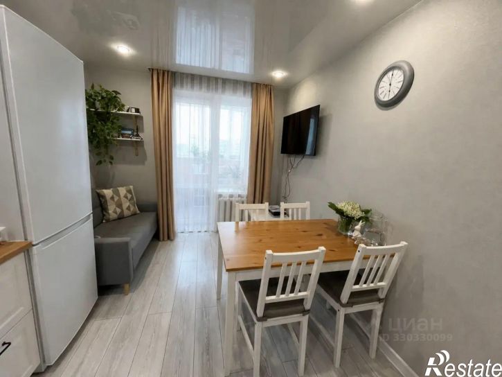 2-комн квартира улица Комарова, 8,  д. 8