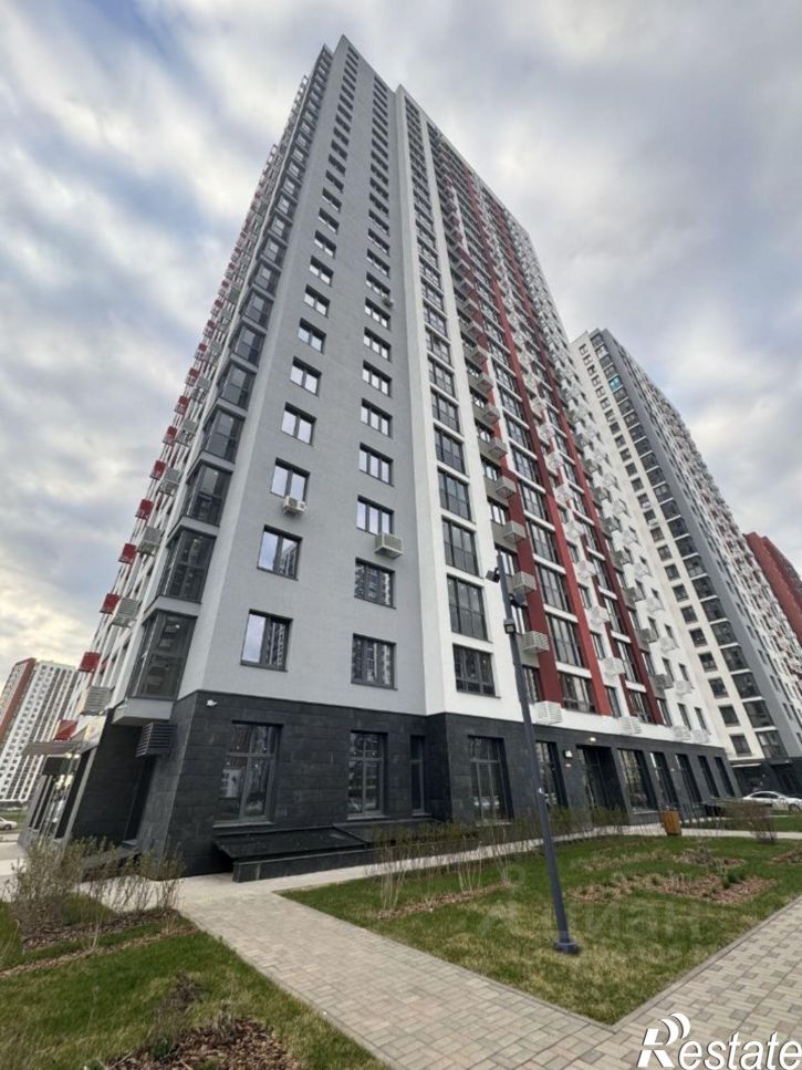 3-комн квартира улица Евгения Столярова, 13,  д. 13