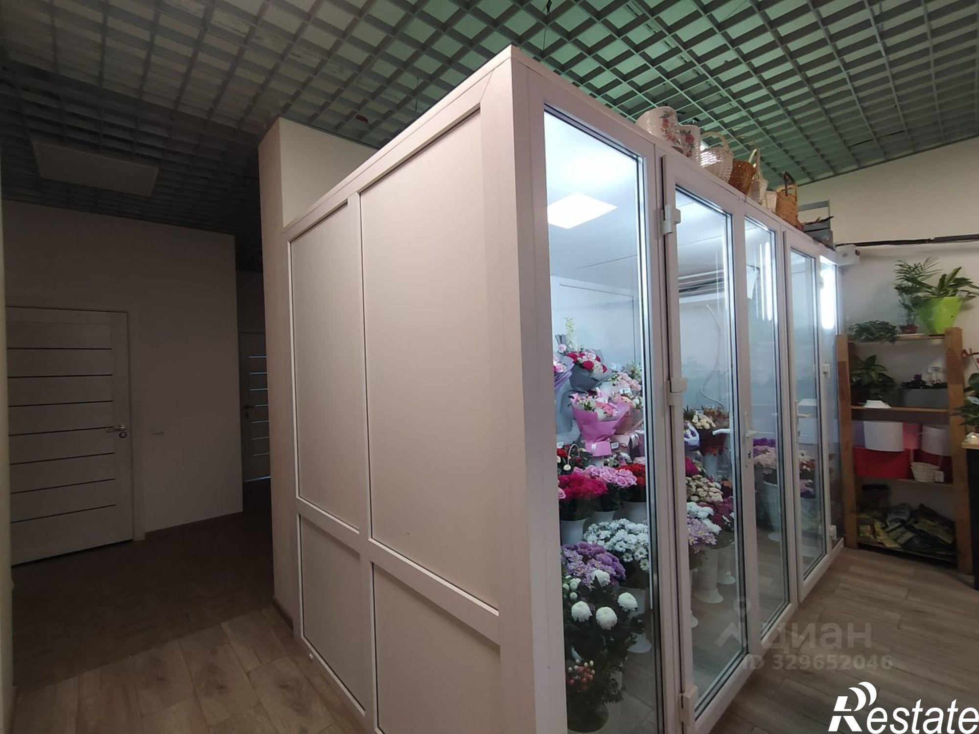 Купить торговое помещение за 9 906 310 рублей на ул Солнечногорская, 12