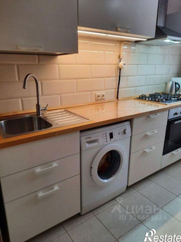 2-комн квартира улица Авроры, 15,  д. 15