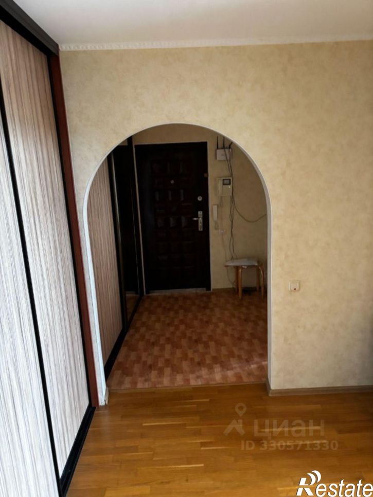 4-комн квартира улица Генерала Горбатова, 11/1,  д. 11/1