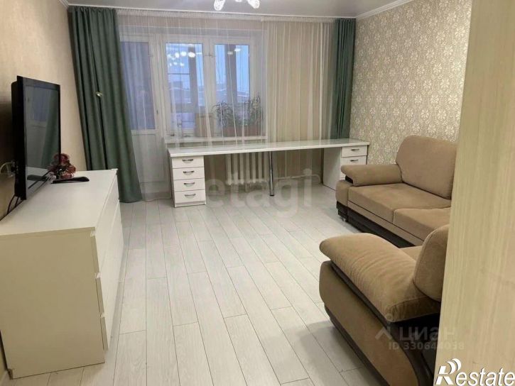 2-комн квартира Высотная улица, 10,  д. 10