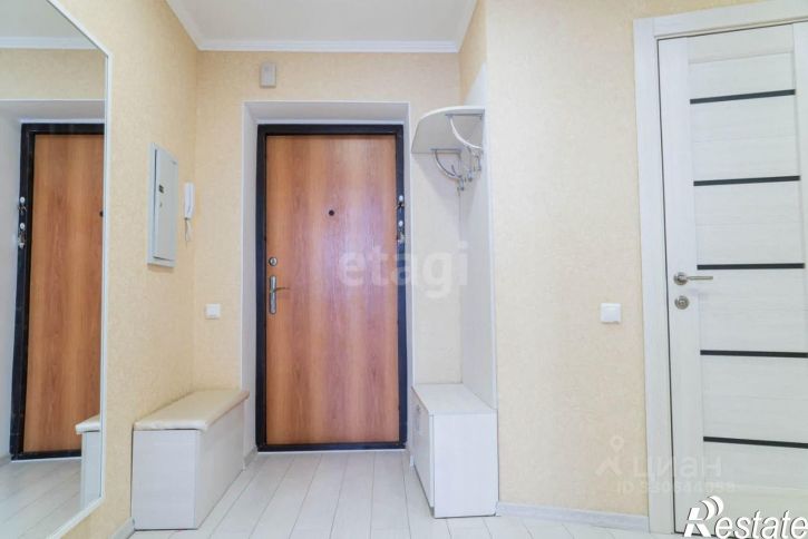 2-комн квартира Высотная улица, 10,  д. 10