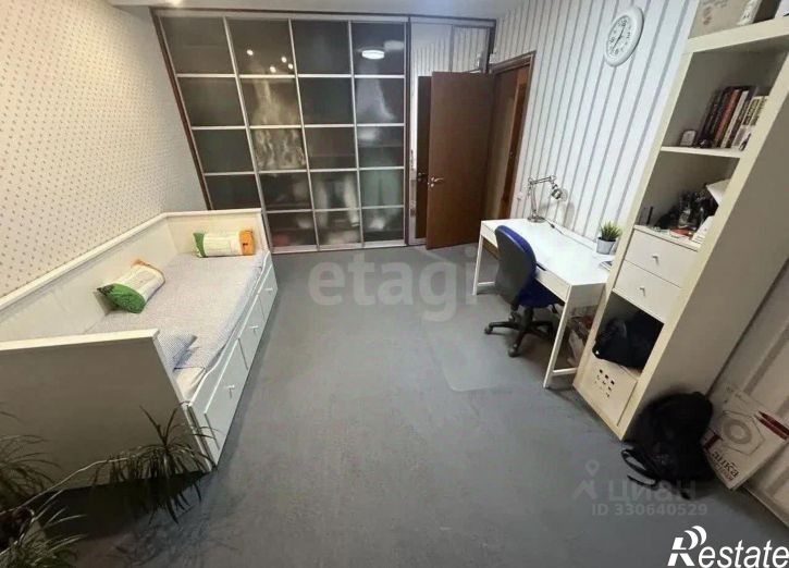 3-комн квартира улица Рихарда Зорге, 70,  д. 70