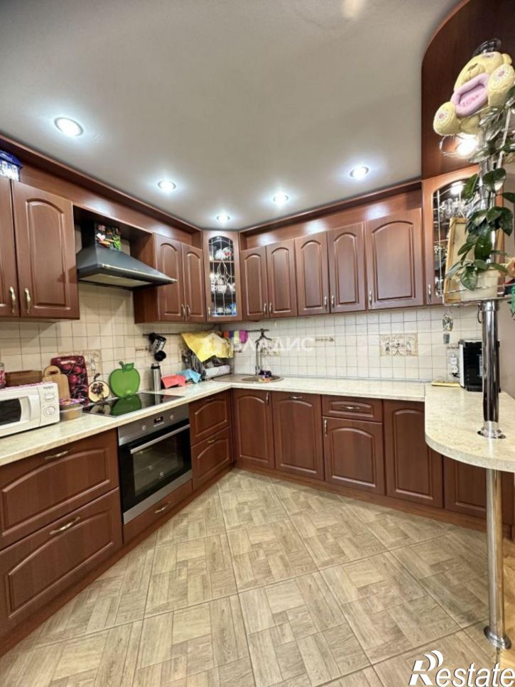 3-комн квартира улица Ахметова, 30/1,  д. 30/1