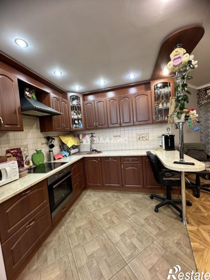 3-комн квартира улица Ахметова, 30/1,  д. 30/1