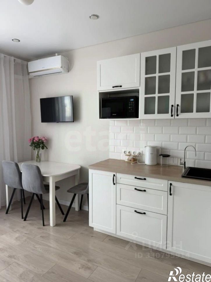 3-комн квартира ул Пархоменко, 156в,  д. 156в
