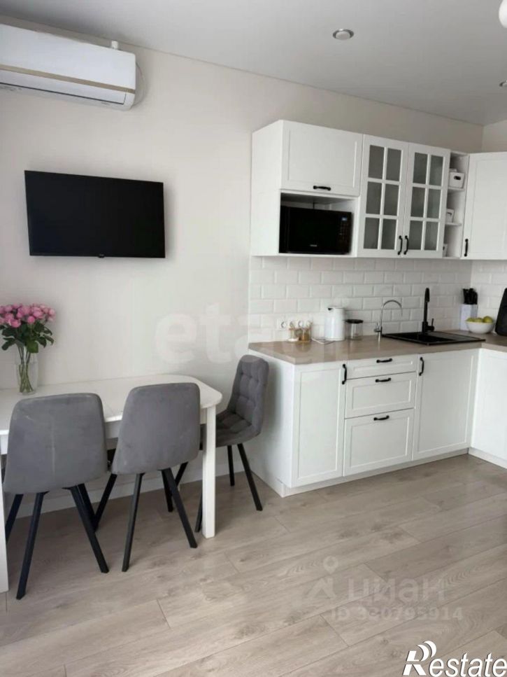 3-комн квартира ул Пархоменко, 156в,  д. 156в