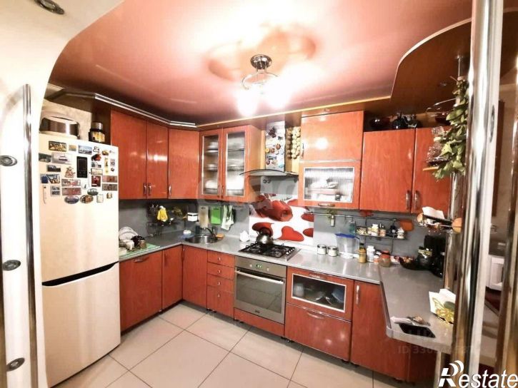 4-комн квартира ул Запотоцкого, 48,  д. 48