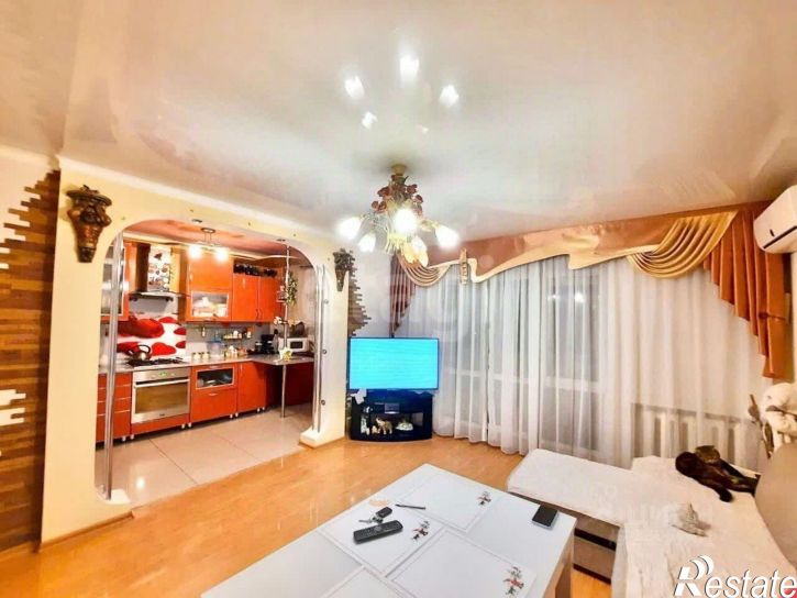 4-комн квартира ул Запотоцкого, 48,  д. 48