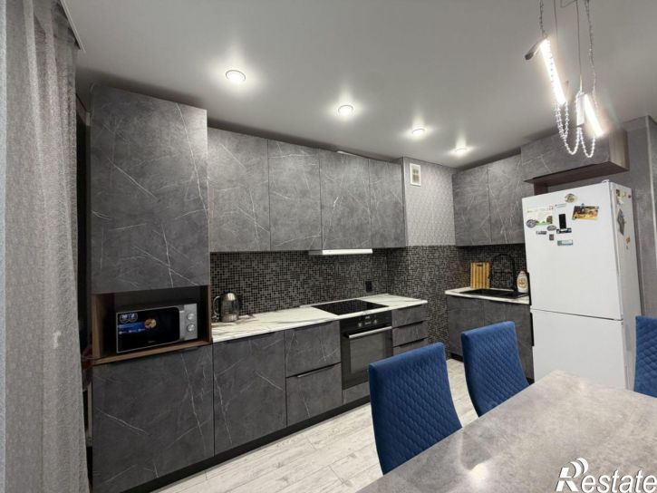 3-комн квартира улица Лётчика Кобелева, 3/2,  д. 3/2