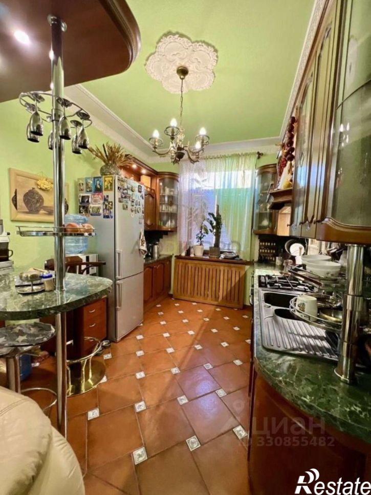 6-комн квартира улица Ульяновых, 37,  д. 37