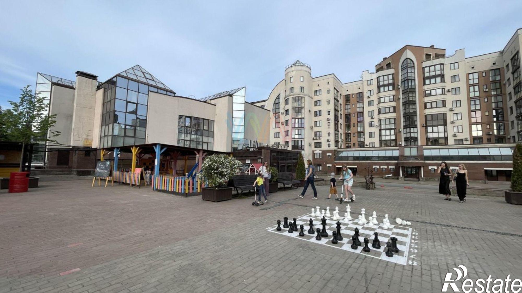 Купить офис, помещение под офис за 175 001 000 рублей на улица Кирова, 27