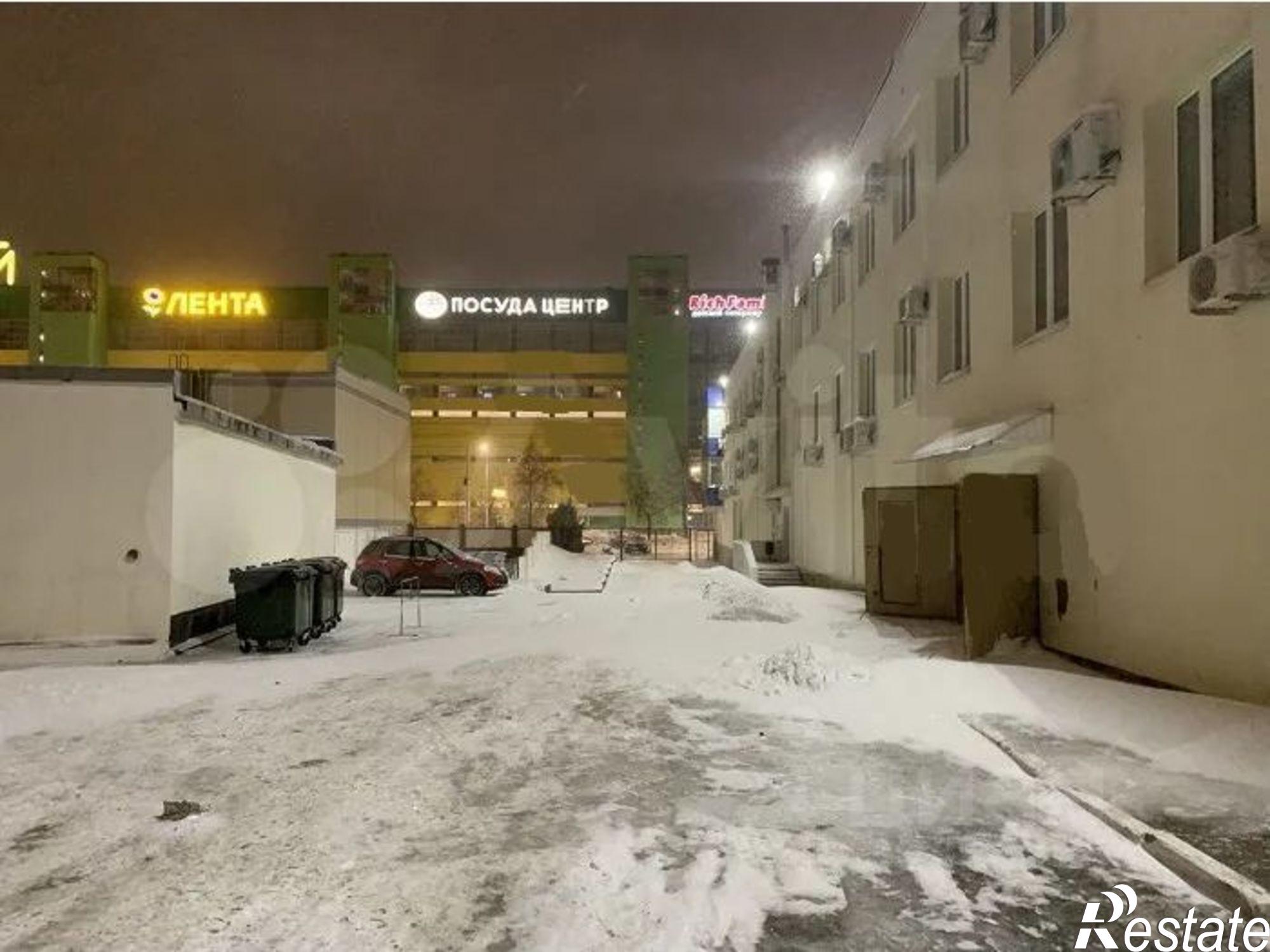 Сдать гараж, место в паркинге за 10 001 рублей на бульвар Ибрагимова, 86