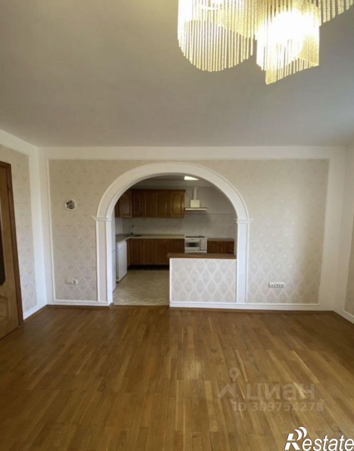 3-комн квартира улица Рабкоров, 2/1,  д. 2/1
