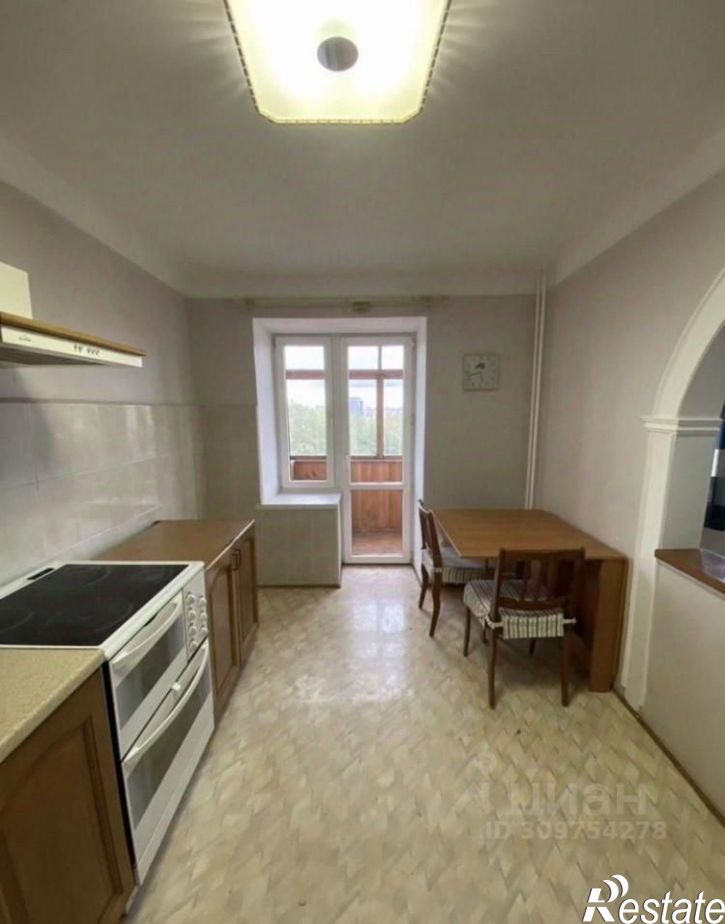 3-комн квартира улица Рабкоров, 2/1,  д. 2/1