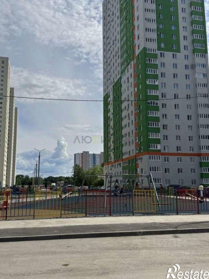 2-комн квартира ул Летчика Кобелева, 1,  д. 1