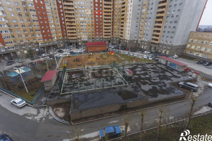 3-комн квартира улица Баязита Бикбая, 42,  д. 42