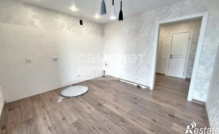 2-комн квартира ул Колпинская, 18,  д. 18