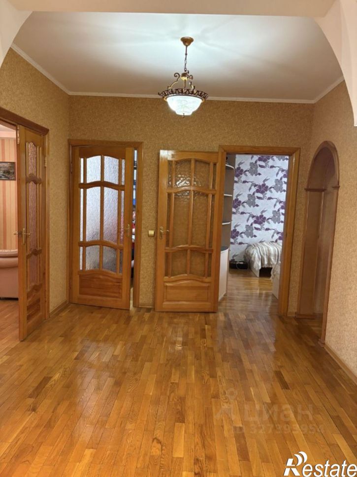 3-комн квартира проспект Октября, 65/6,  д. 65/6