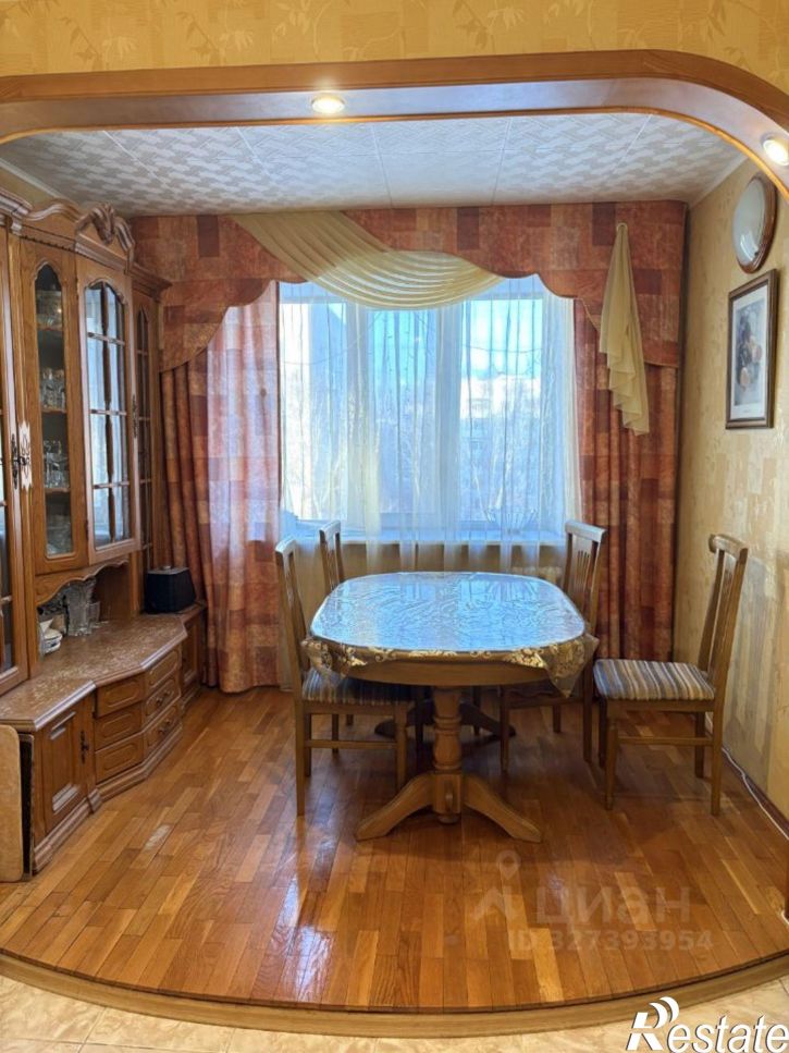 3-комн квартира проспект Октября, 65/6,  д. 65/6