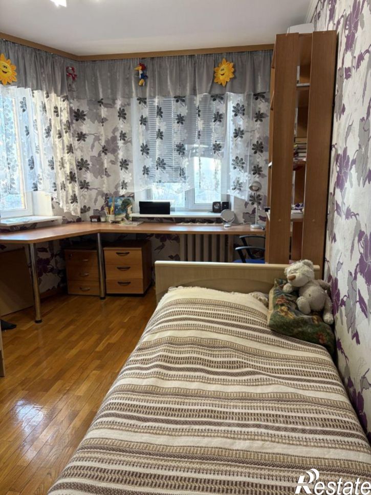 3-комн квартира проспект Октября, 65/6,  д. 65/6