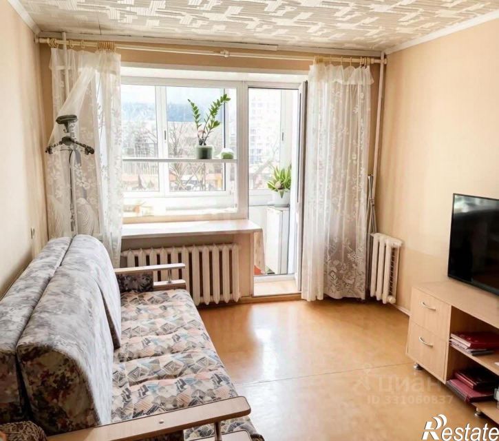 2-комн квартира улица Ферина, 8,  д. 8