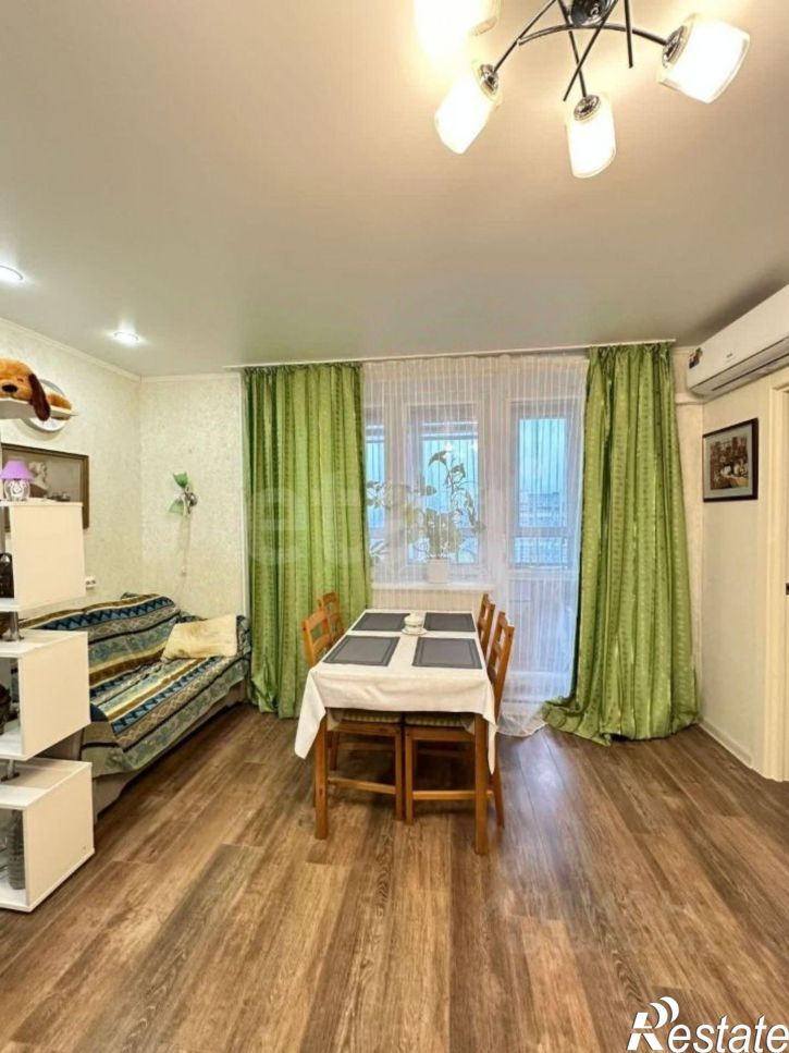 3-комн квартира ул Летчиков, 1 2,  д. 1 2,  к. 2