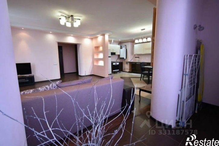 3-комн квартира улица Зайнаб Биишевой, 15,  д. 15