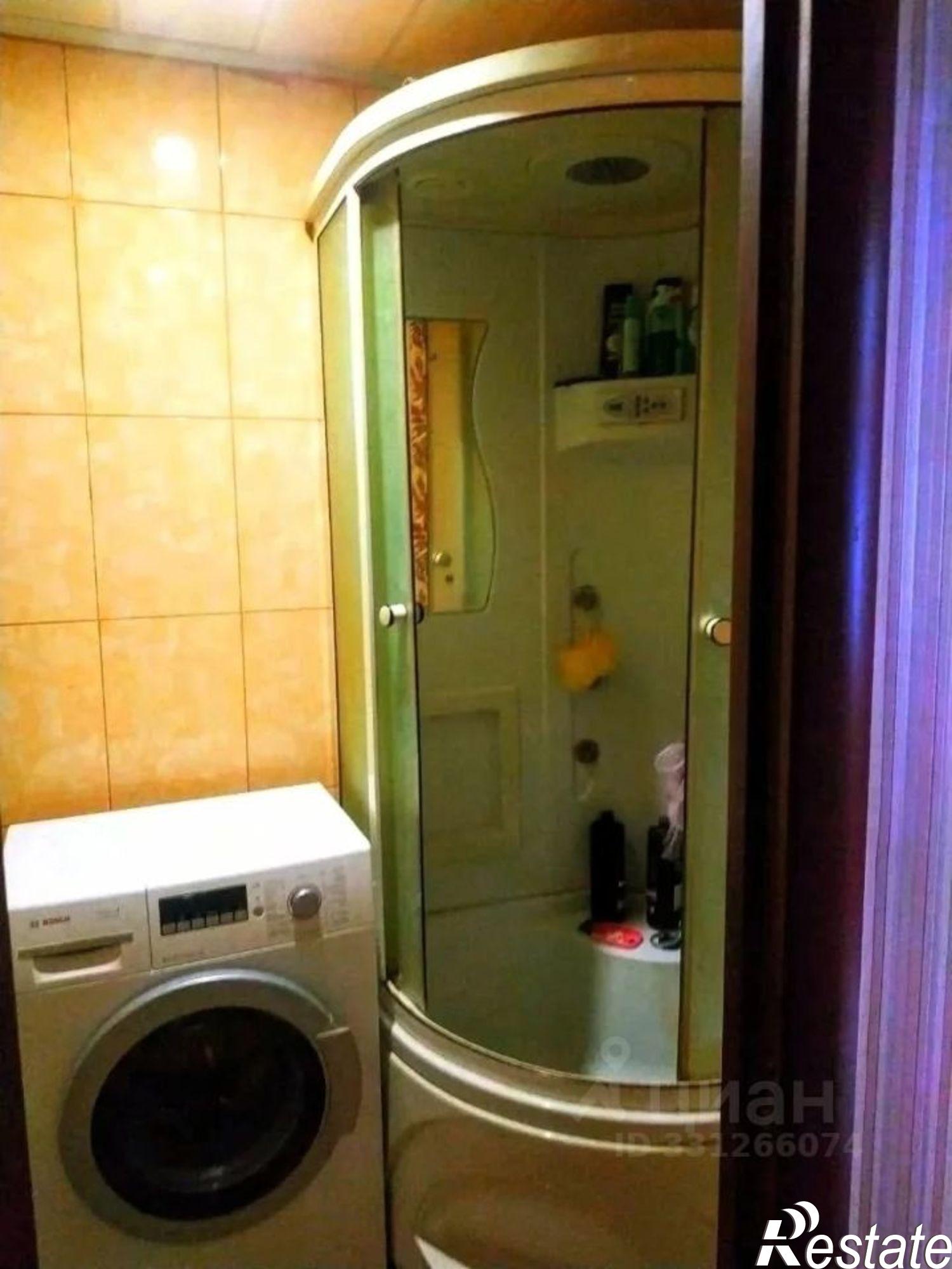 Сдать комнату за 13 000 рублей на проспект Октября, 42