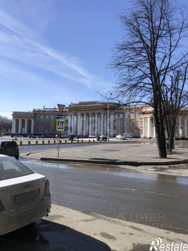 3-комн квартира ул Калинина, 1,  д. 1