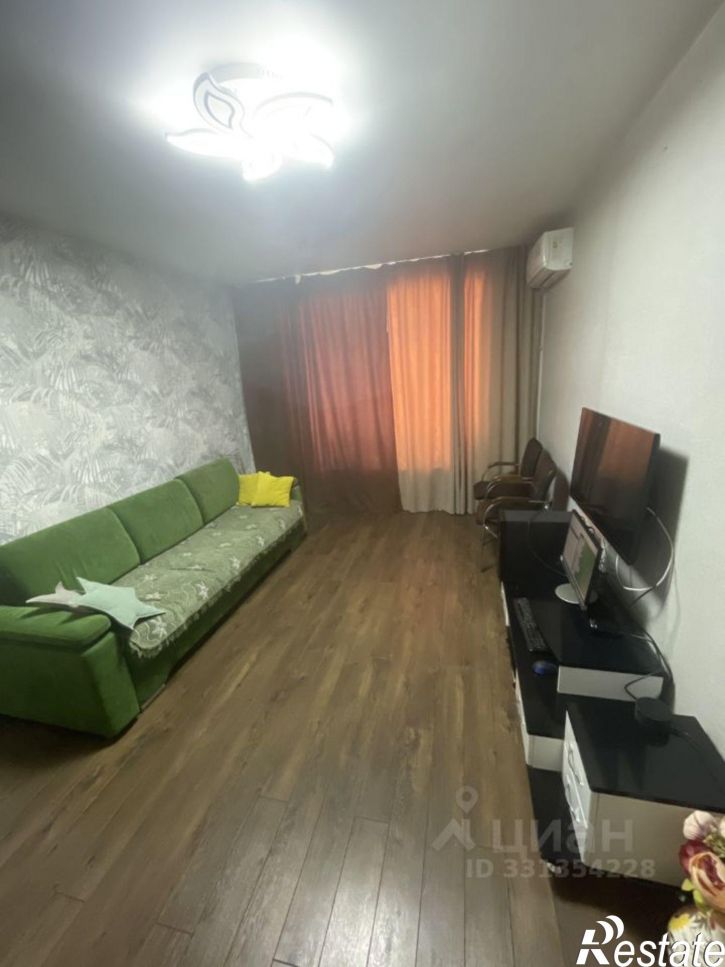 2-комн квартира улица Евгения Столярова, 4,  д. 4