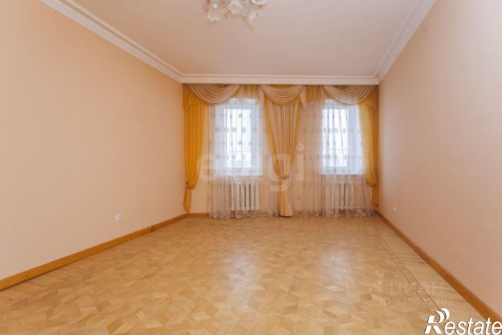 4-комн квартира улица Гафури, 19/2,  д. 19/2
