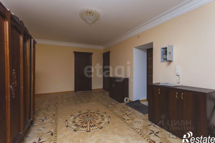 4-комн квартира улица Гафури, 19/2,  д. 19/2