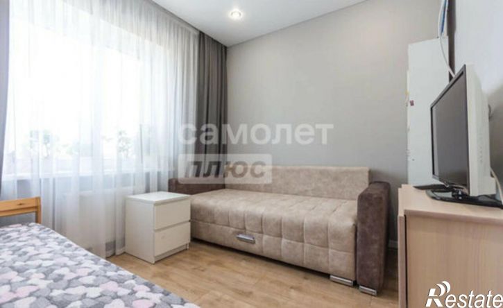2-комн квартира улица Лётчиков, 1/8
