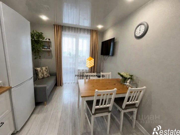 2-комн квартира улица Комарова, 8,  д. 8