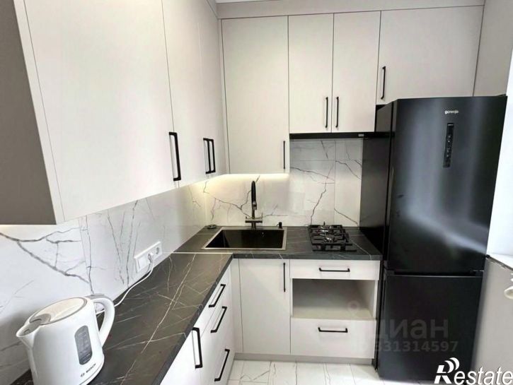 1-комн квартира улица Комарова, 36Б,  д. 36Б