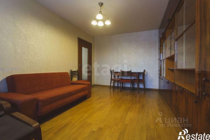 2-комн квартира Революционная улица, 31,  д. 31