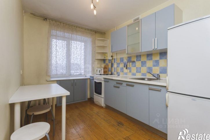2-комн квартира Революционная улица, 31,  д. 31