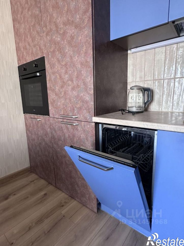 2-комн квартира улица Рихарда Зорге, 17/2,  д. 17/2